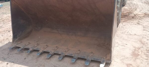 Pá carregadeira Cat 930C - Imagem 4