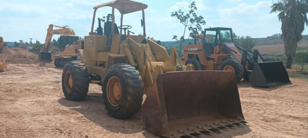 Pá carregadeira Cat 930C - Imagem 5