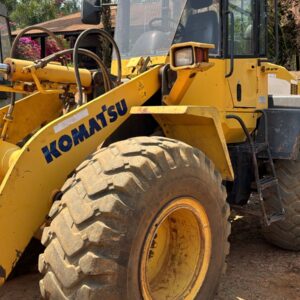 Pá carregadeira Komatsu WA200