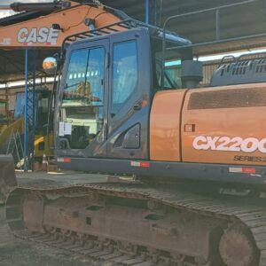 ESCAVADEIRA CASE CX220C