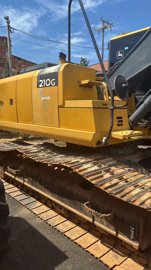 ESCAVADEIRA HIDRAULICA JOHN DEERE 210GLC - Imagem 3