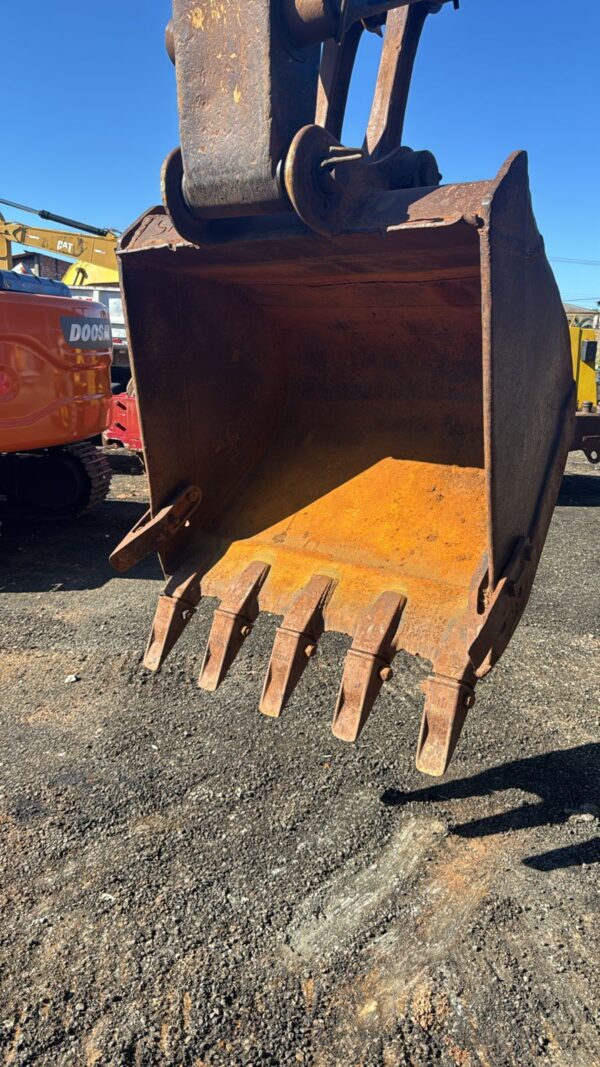 ESCAVADEIRA HIDRAULICA KOMATSU PC150 - Imagem 8