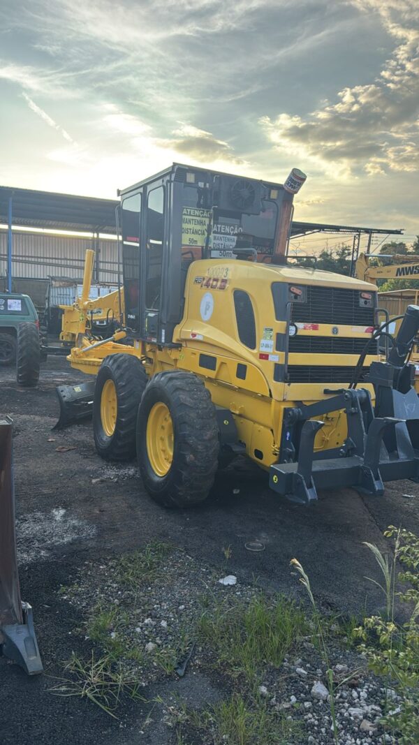 MOTONIVELADORA NEW ROLLAND RG140B - Imagem 3