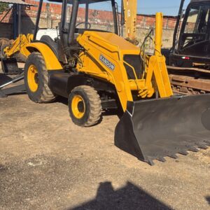 Retroescavadeira Randon